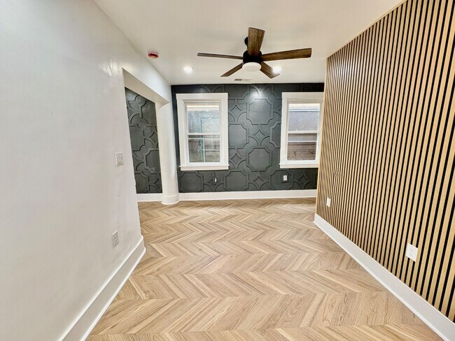 Building Photo - 5616 Phillips Ave