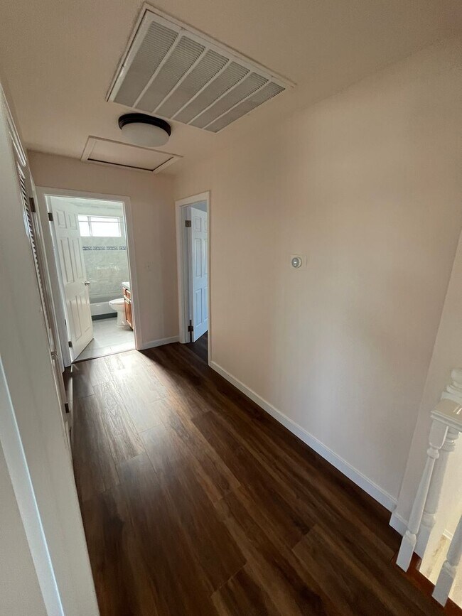 Building Photo - Reseda 4+3 w/fireplace, vaulted ceilings, new flooring, solar panels, + pool!