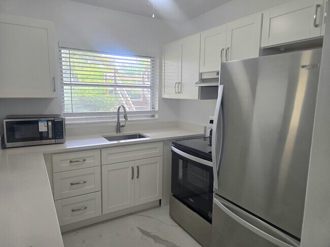 Building Photo - 3030 NW 43 Terrace