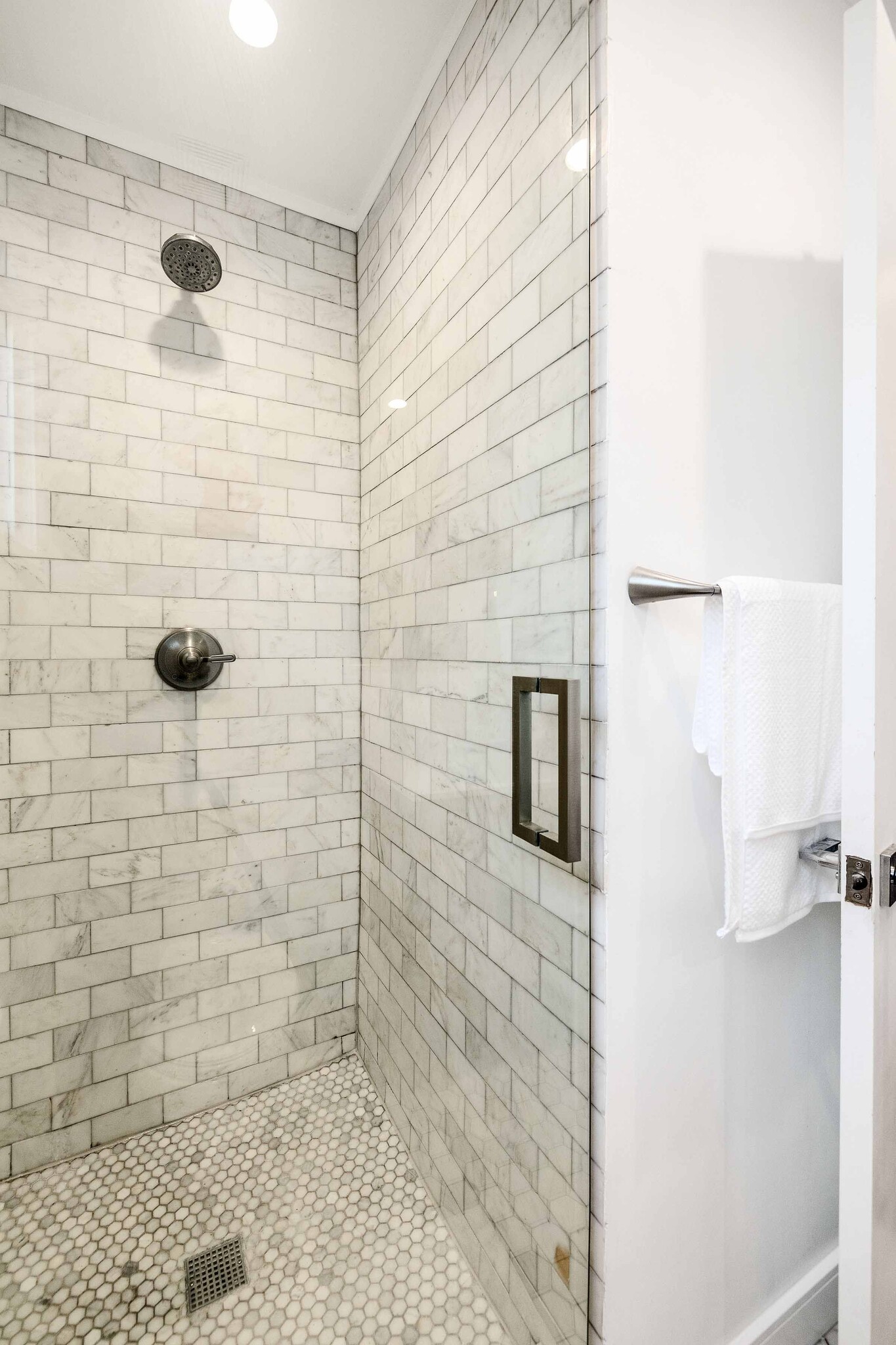 Building Photo - 1221 10th St