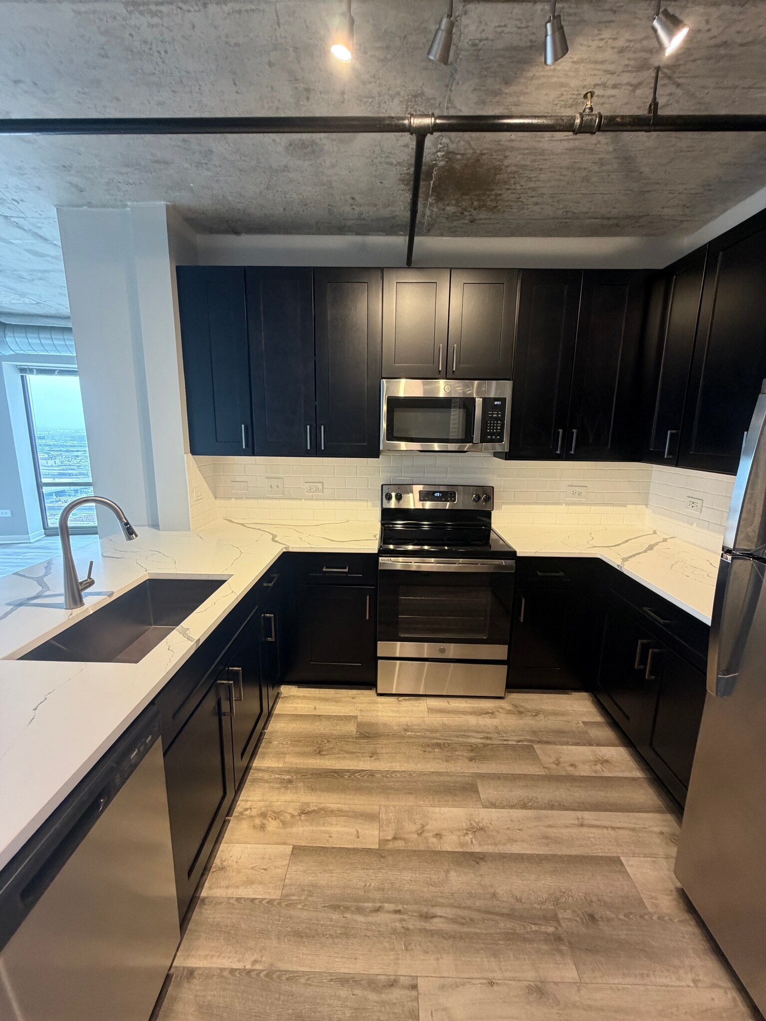 Building Photo - 111 W Polk St