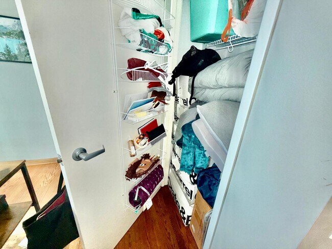 Building Photo - 1720 Maple Ave