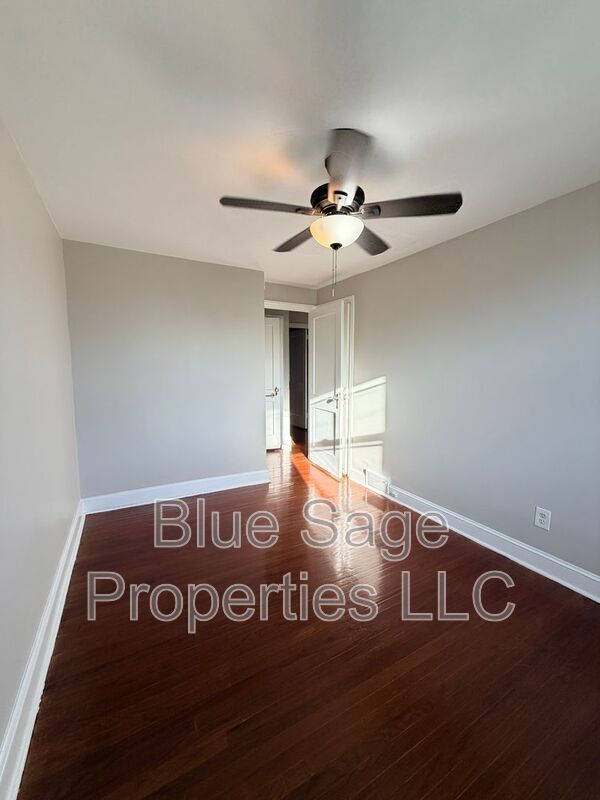 Building Photo - 902 Maple Ave