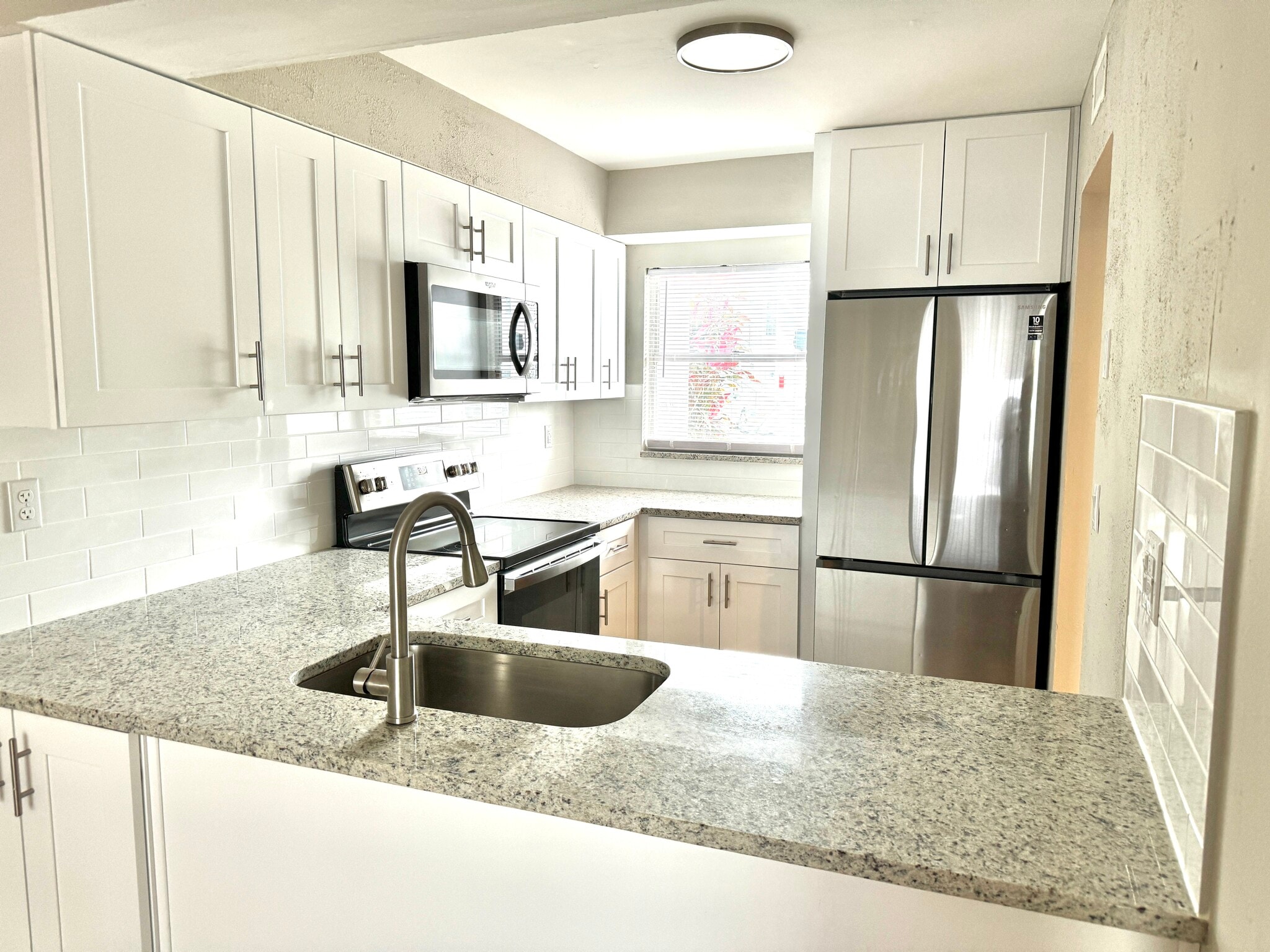 Building Photo - 6054 Amberly Ct