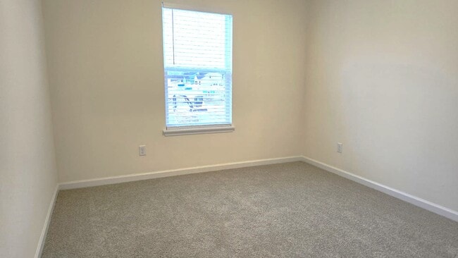 Building Photo - 425 Sunset Hollow Drive