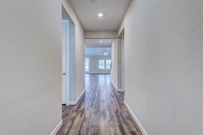 Building Photo - 2008 Glenwick Manor Ln