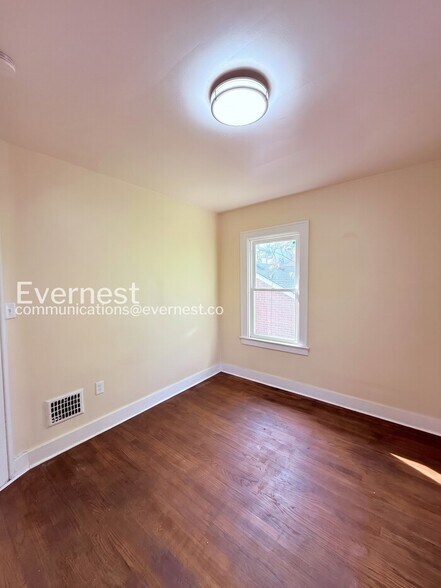 Building Photo - 15093 Petoskey Ave
