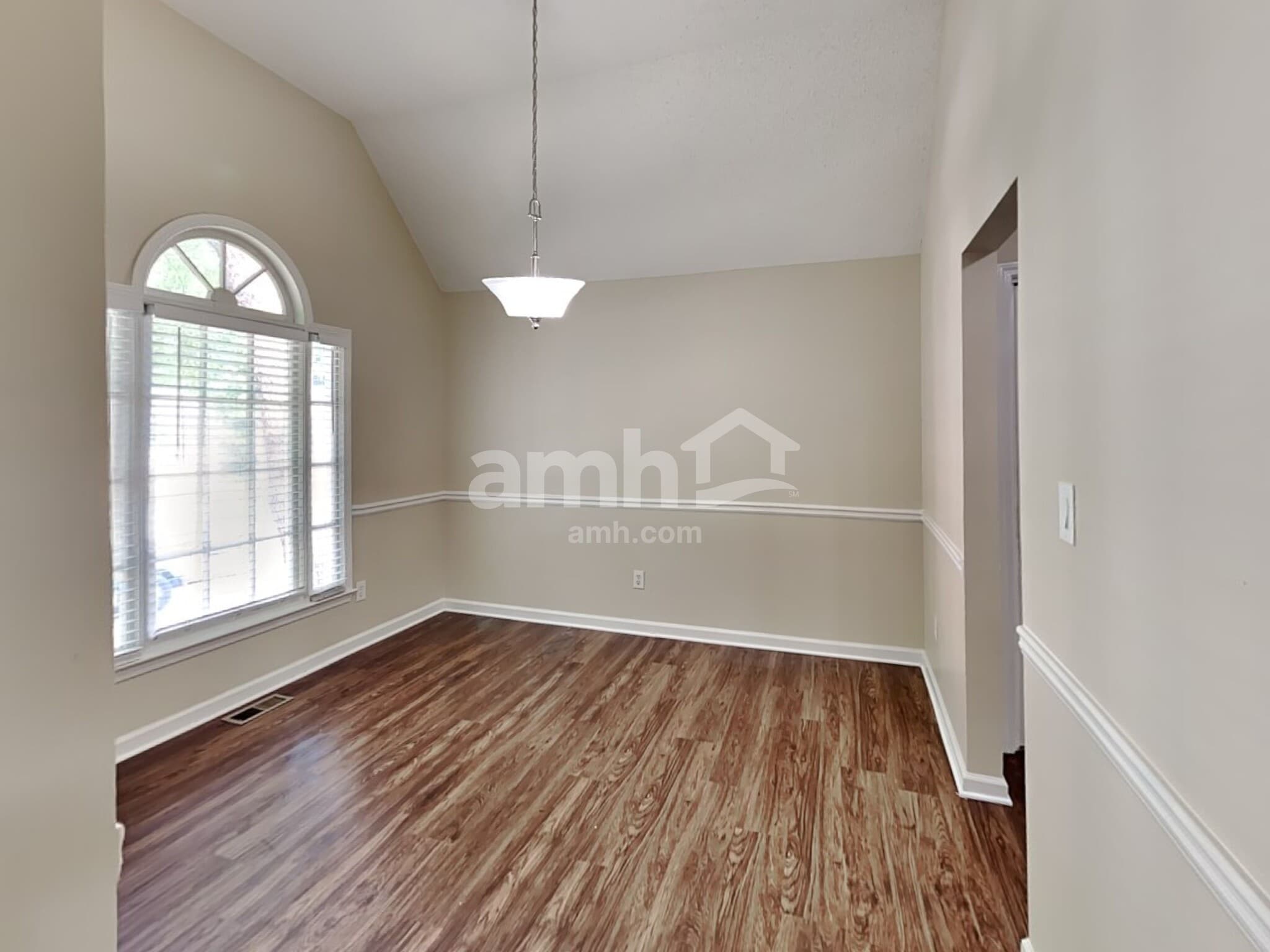 Building Photo - 3846 Deercreek Dr