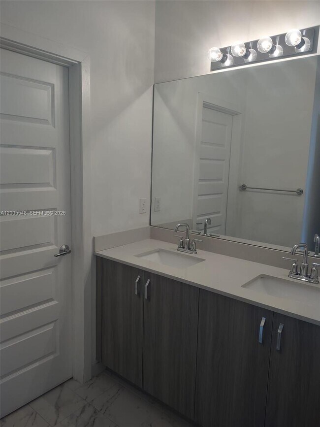 Building Photo - 640 Pioneer Way