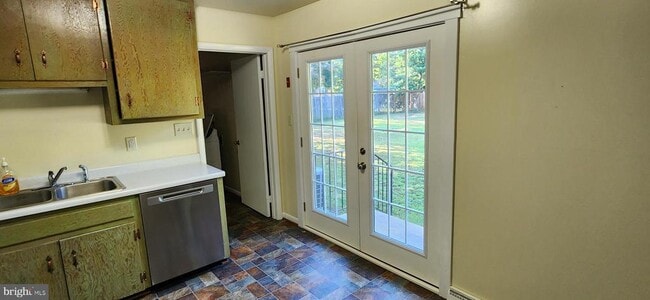 Building Photo - 45565 Camelot Ct