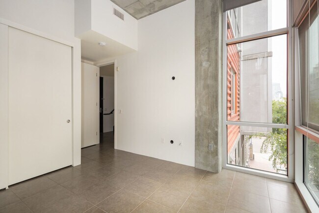 Building Photo - 2 bedroom 2 story East Village loft at Fah...