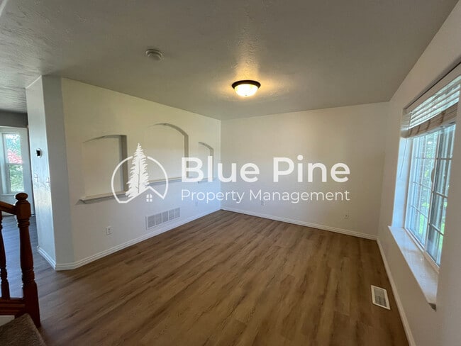 Building Photo - 5231 Clearfield Ln