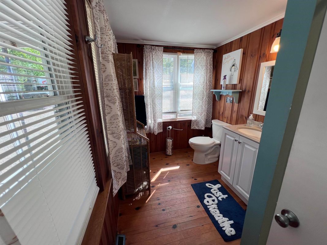 Building Photo - 78 Long Island Rd