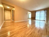 Building Photo - 31 Woodsedge Dr