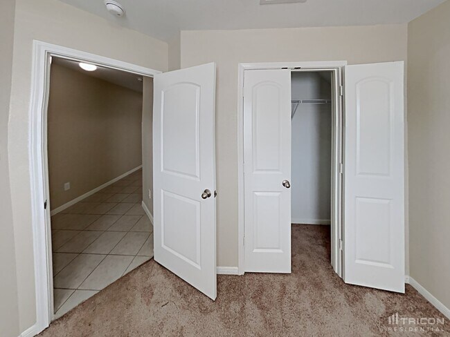 Building Photo - 425 Palomino Stand Dr
