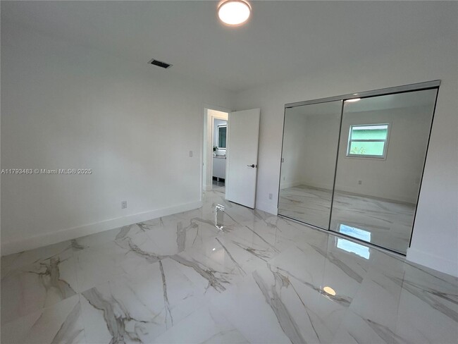 Building Photo - 11751 SW 52nd Ct