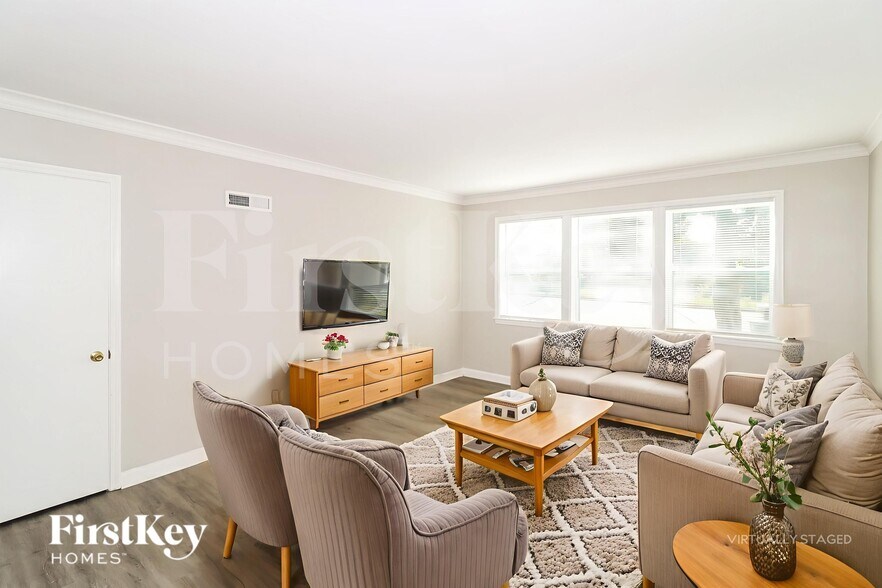 Building Photo - 1094 E Shelby Dr