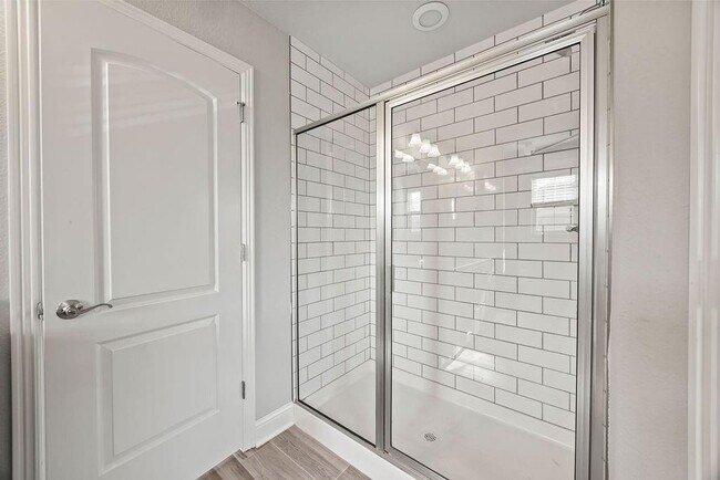 Building Photo - 2031 Dover Cove