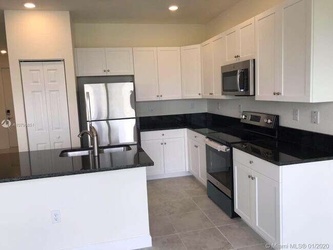 Building Photo - 3420 W 113th St