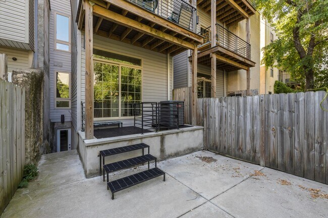 Building Photo - 1823 N Bouvier St