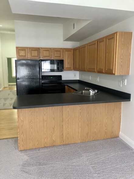 Kitchen - The Lofts at 2nd and LOMA