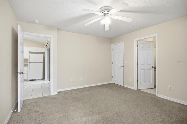 Building Photo - 165 Plainview Dr