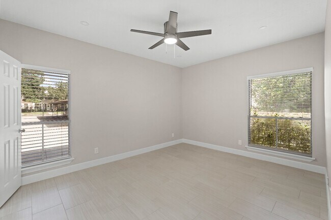 Building Photo - 2300 Augusta Dr