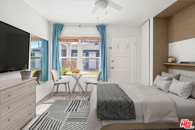 Building Photo - 214 6th Ave