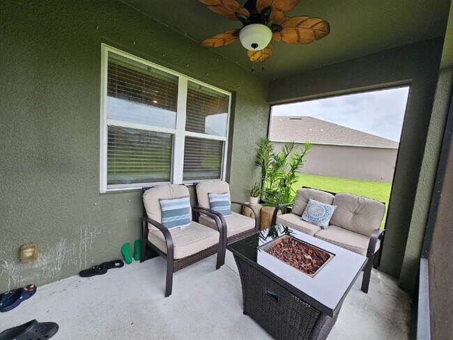 Building Photo - Relax in Rockledge