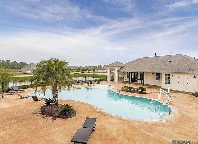 Building Photo - 1474 Partierre Ln