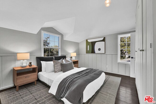 Building Photo - 560 Croft Ave