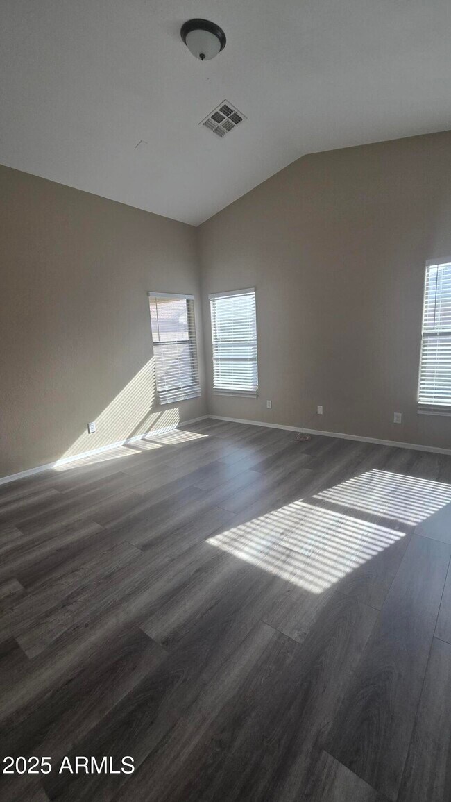 Building Photo - 355 W Holstein Trail