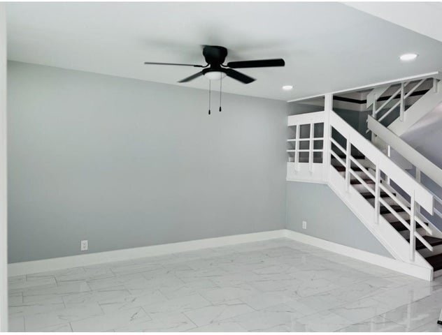 Building Photo - 314 Sunshine Dr