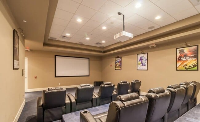 Building Photo - Direct riverfront 3 bedroom 3 bath