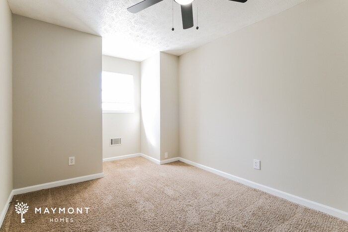 Building Photo - 2175 Red Rose Ln