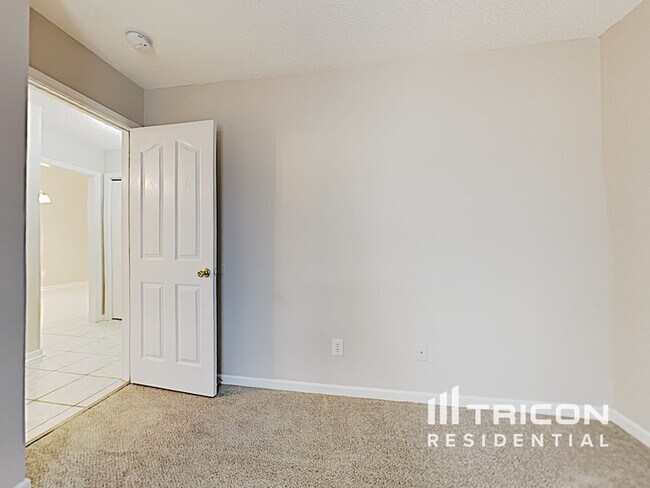 Building Photo - 3014 Great Falls Dr