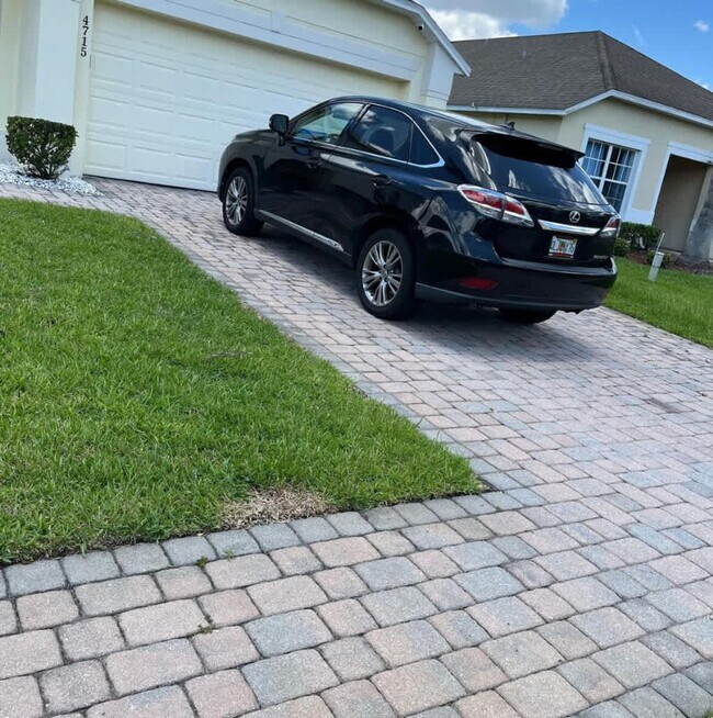 Building Photo - 4715 Cumbrian Lakes Dr