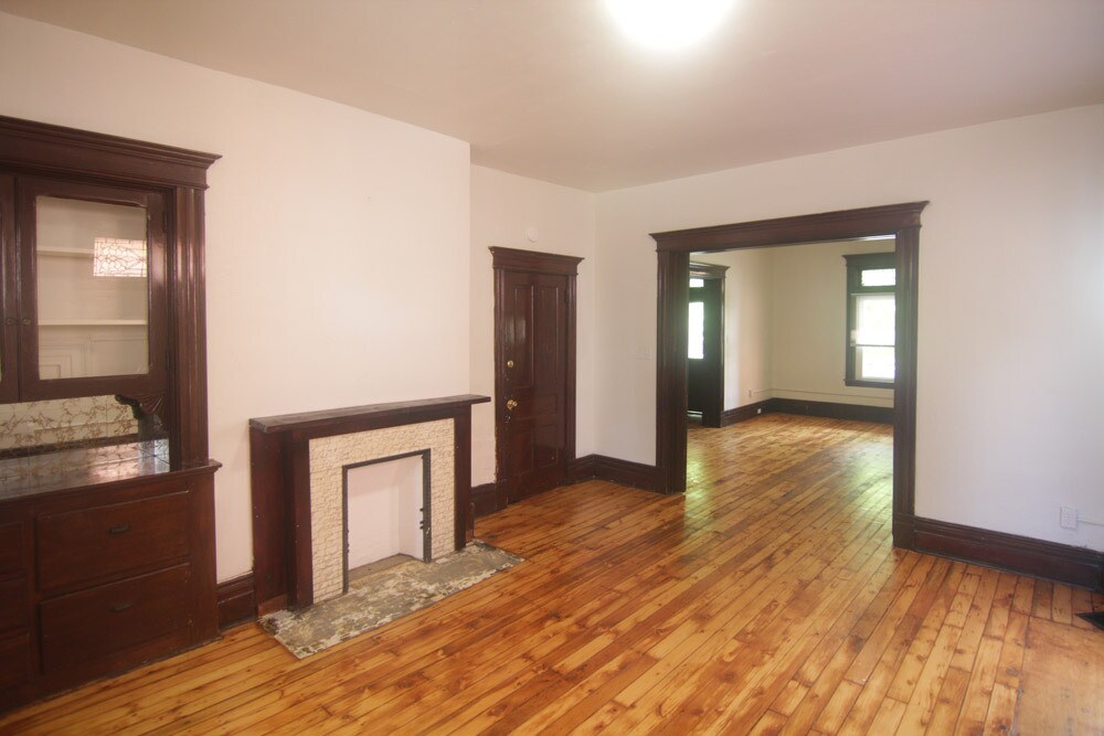 Building Photo - 424 Franklin Ave