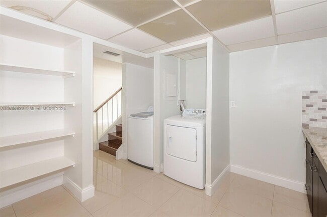 Building Photo - 6455 SW 116th Pl