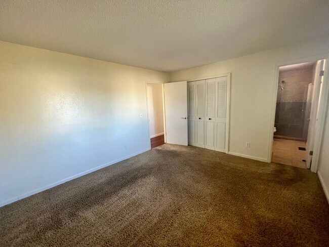 Building Photo - Spacious 3bed, 2.5 bath, Willow Park House in Aurora