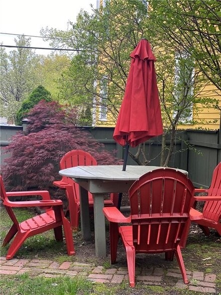 Building Photo - 481 Pine St