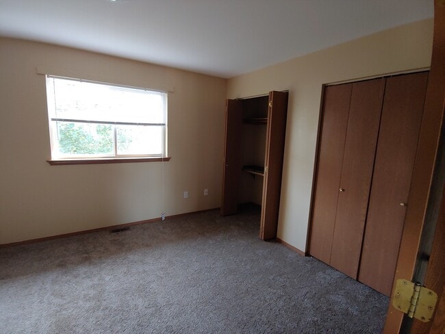 Building Photo - Remodeled Duplex - Midtown CDA