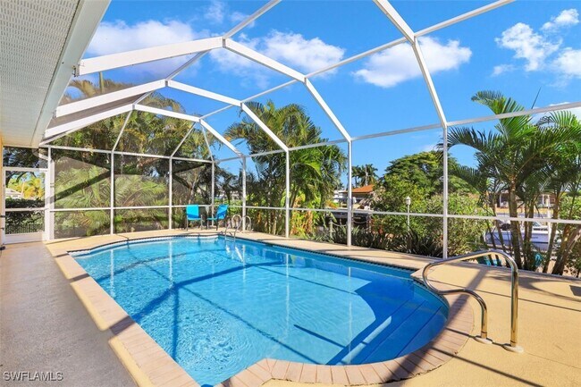 Building Photo - 5251 Tamiami Ct