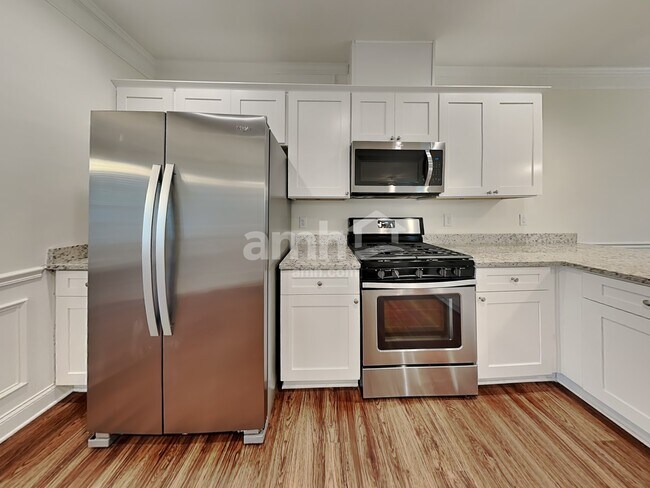 Building Photo - 30 Adams Manor Court