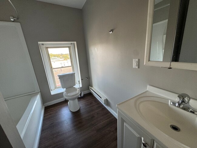 Building Photo - 4929 N 6th St