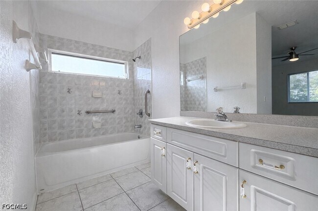 Building Photo - 1109 SW 48th Terrace