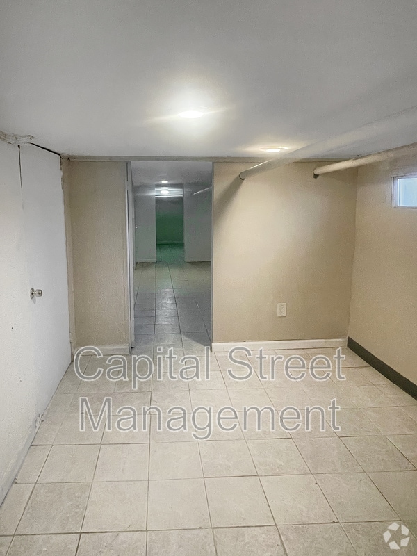 Building Photo - 72 1/2 Summer Ave - 1A