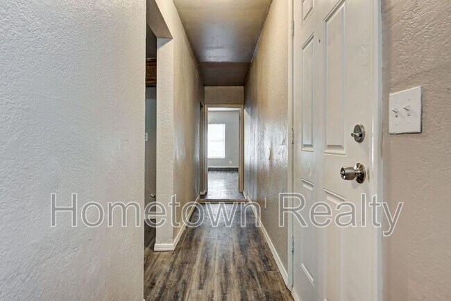 Building Photo - 310 NW 118th St