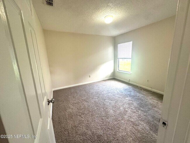 Building Photo - 345 Wildberry Ct