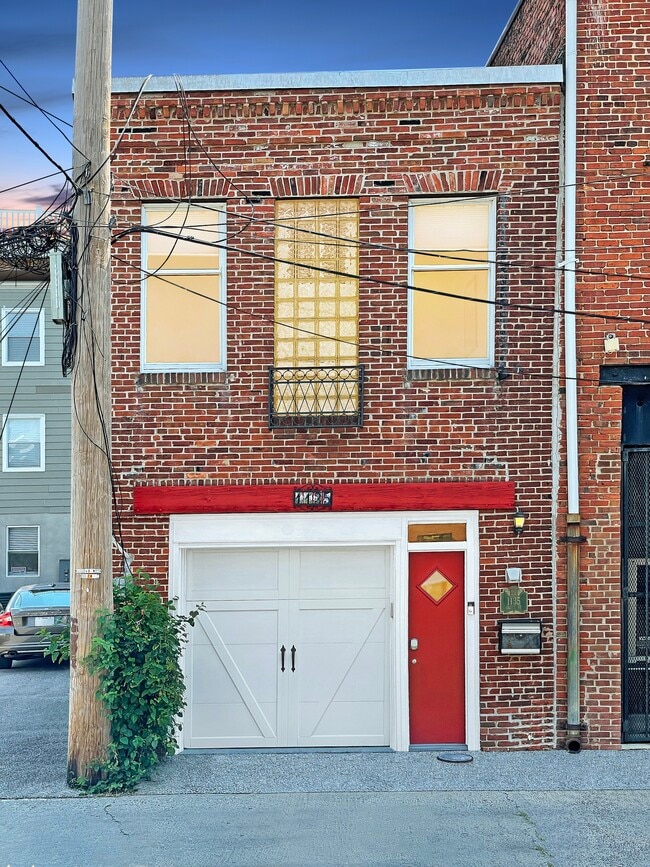 Building Photo - 1135 Olive St